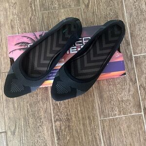 Skechers Black Flats